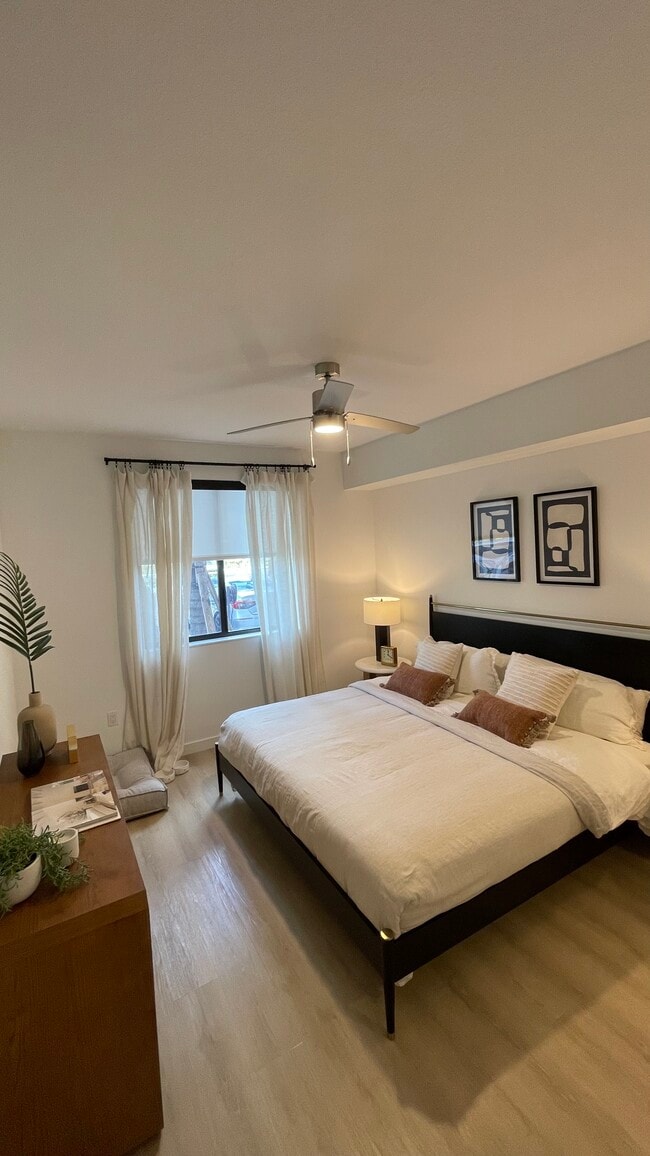 Photo - 50 NE 163rd St Unit A