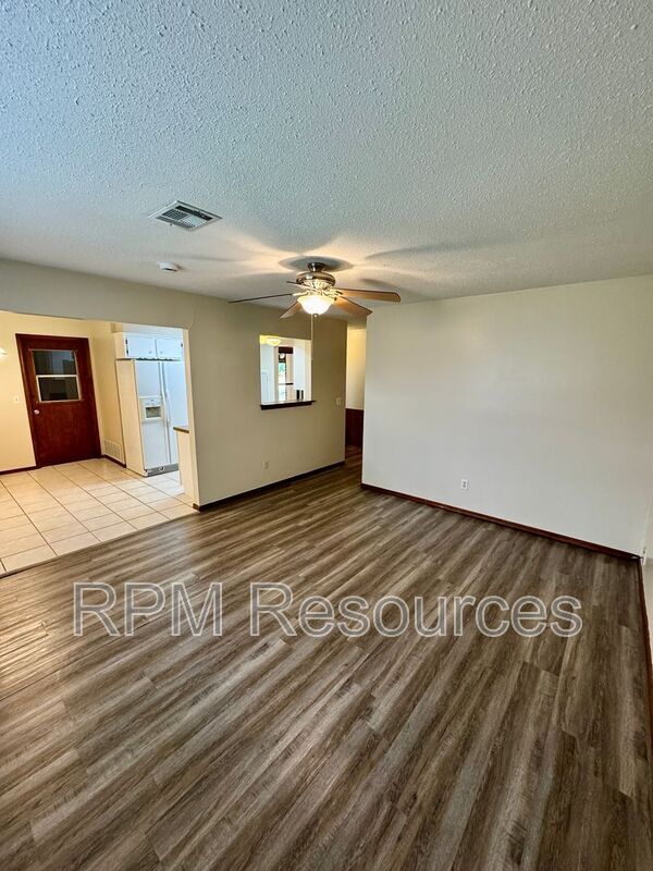 Photo - 7625 S Sherwood Ave