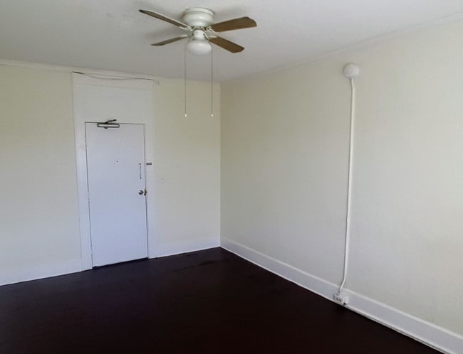 Living/sleeping area - 524 Dr MLK Jr St S