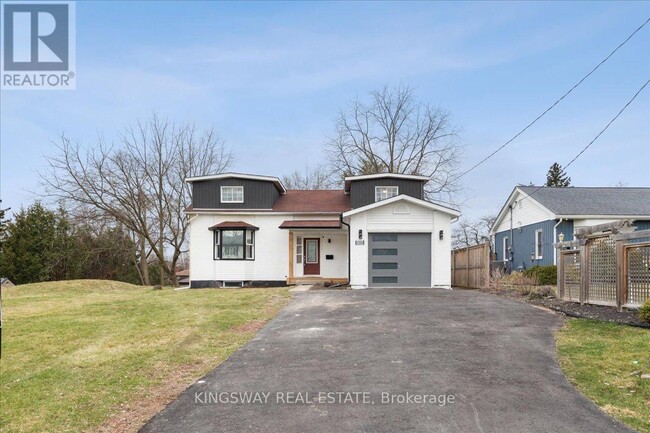 Photo - 1144 Fisher Ave