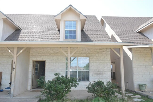 Building Photo - 112 Sandstone Dr
