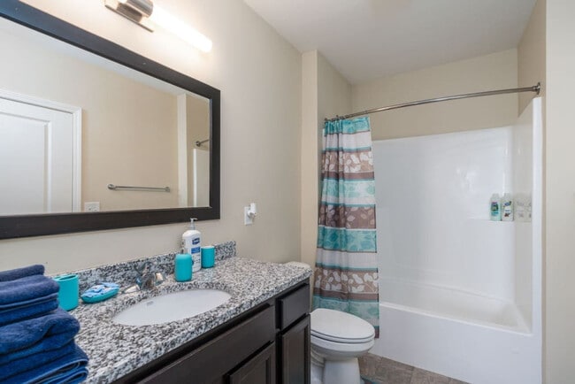 Photo - 2205 N Delaware St Unidad ID1228600P