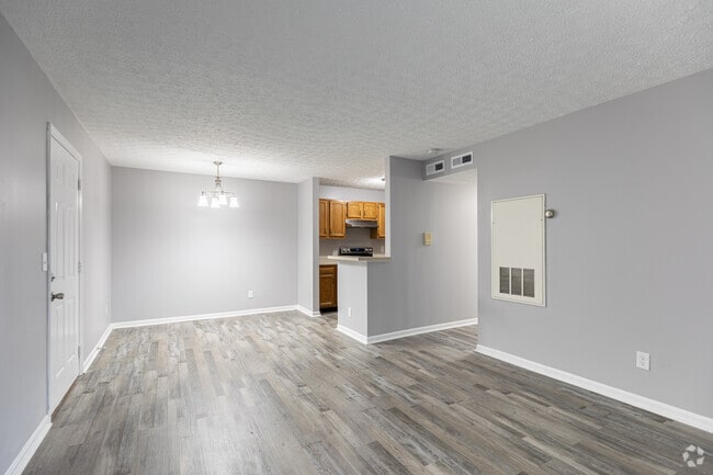 2BR, 1.5BA - 940SF