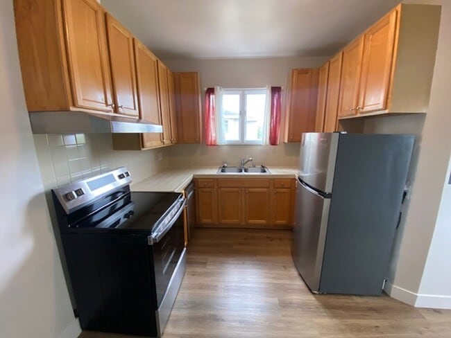 Photo - 542 Pine Ave Unit B