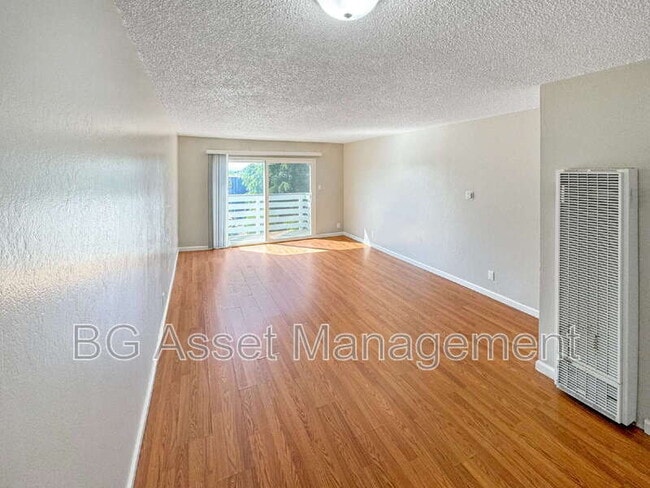 Photo - 106 Avian Dr