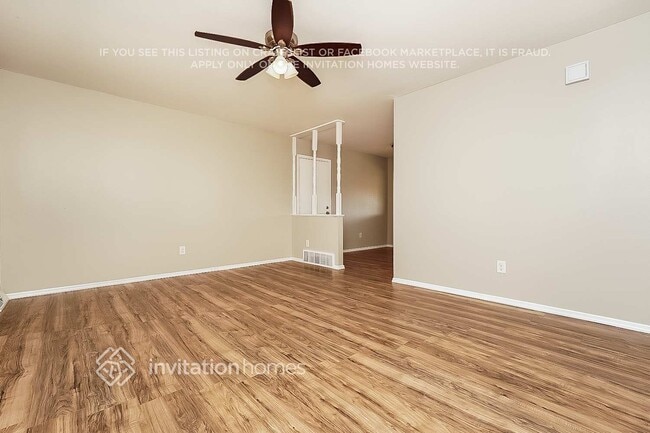 Photo - 10530 W 106th Pl