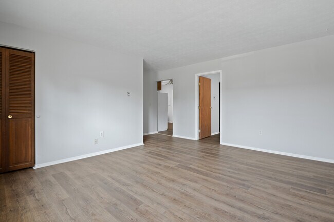 Photo - Madison Villa Apartments