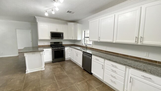 Photo - 1006 Cedar St