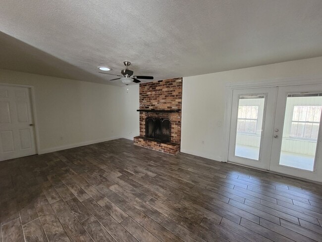 2425 W Central Ave