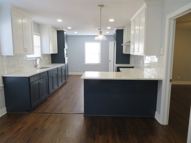 Photo - 1103 Jocelyn St