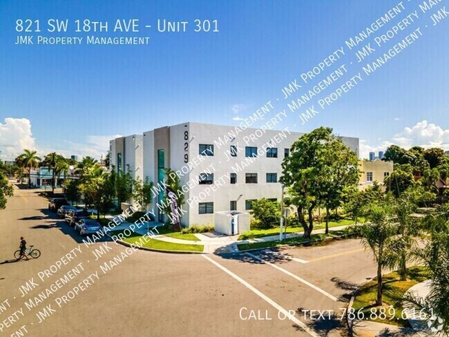 Building Photo - 821 SW 18th Ave Unit 301 Rental