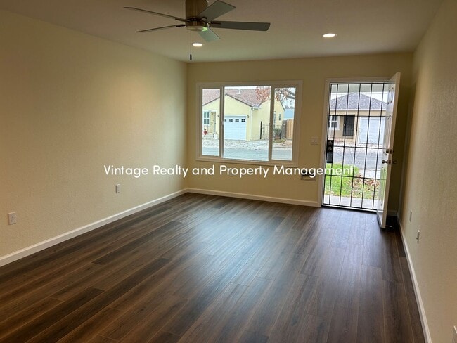 Photo - Just Like New Cozy 2 Bedroom Home That Is Ready to Go!!!