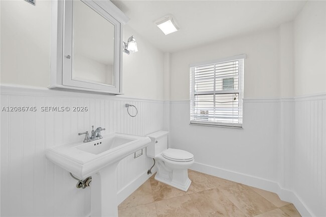 1035 SW 9th Ct