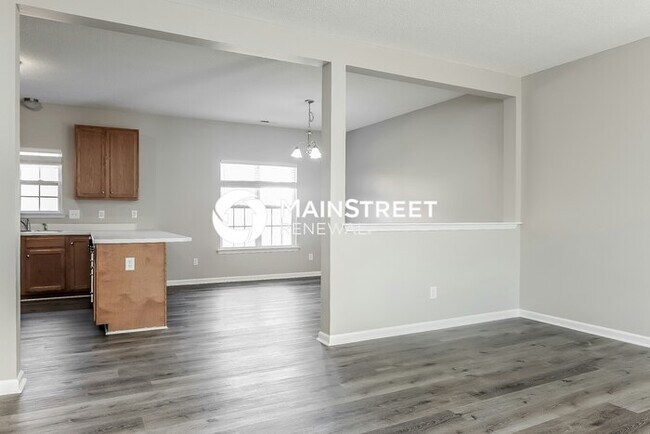 Photo - 6861 Lakinsville Ln