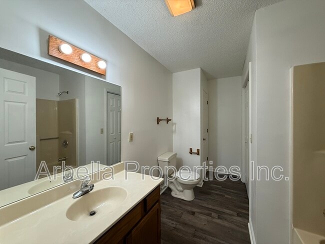 Photo - 119 Rowe Ln Unidad Apt 7