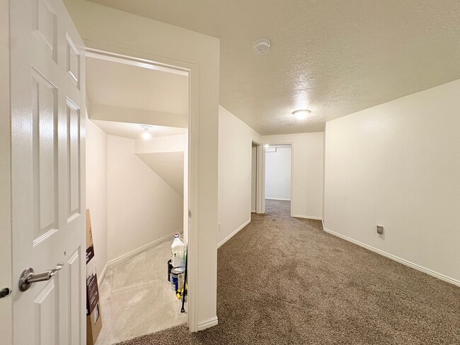 Photo - 334 W Mountain View Dr