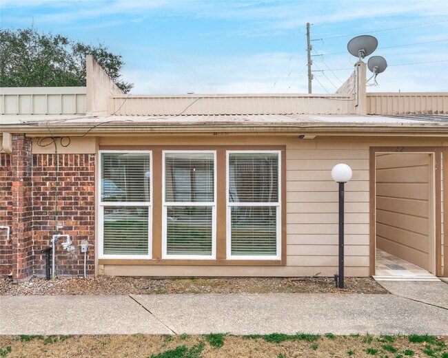 Photo - 1014 Graham Dr Unit L2