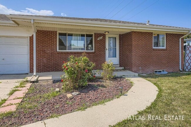 Building Photo - 995 Ingalls St Rental