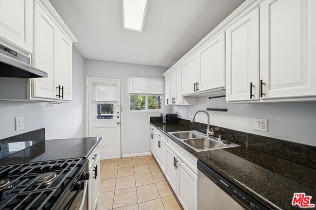 Photo - 1270 Havenhurst Dr Unidad 12