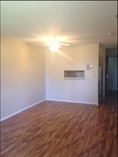Building Photo - 1 Bed 1 Bath Unit 216