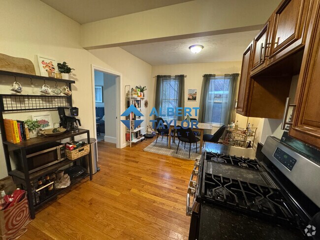 Building Photo - 58 Medford St Unit 1 Rental