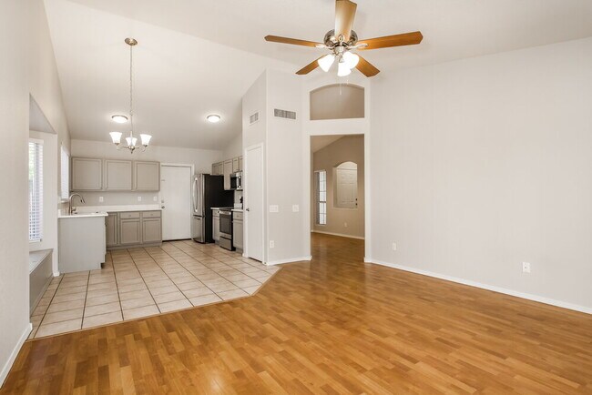 Photo - 6402 W Potter Dr