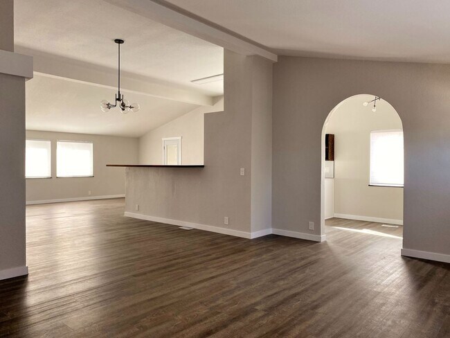 Photo - Beautifully Remodeled in Cascade Locks