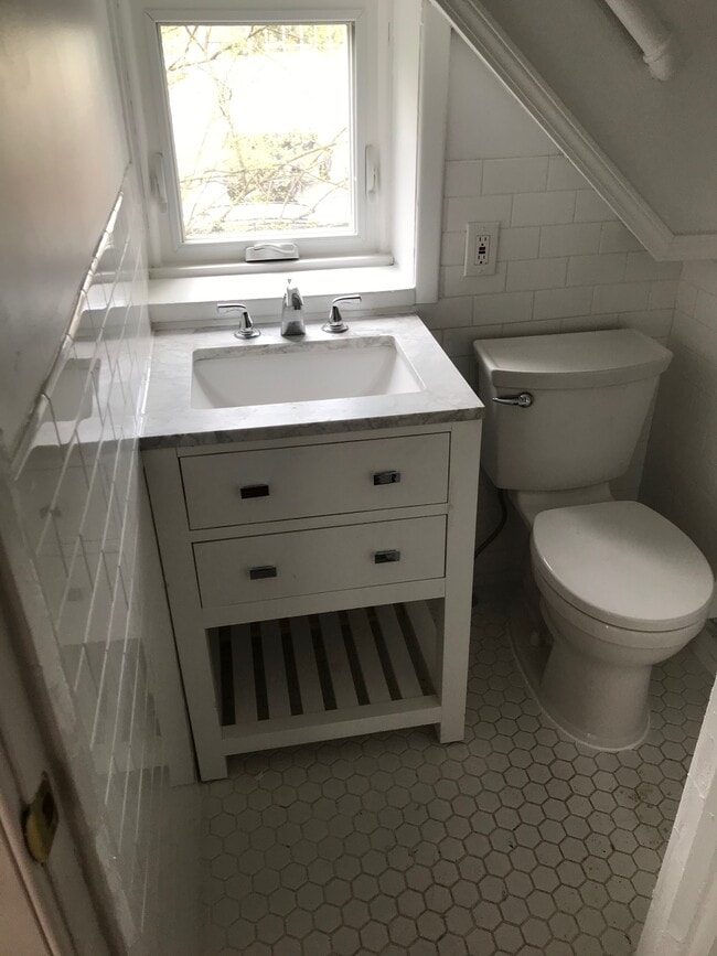 Carriage apto. - 103 Linwood Ave