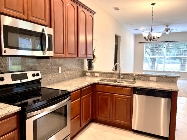 Photo - 708 Lakeworth Cir