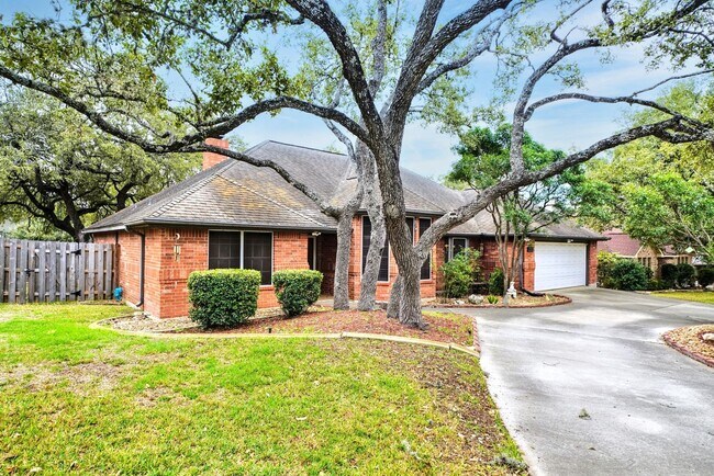 Photo - Executive Home in Greenshire with Luxurious Updates and Spacious Outdoor Living - Agent Commissio...