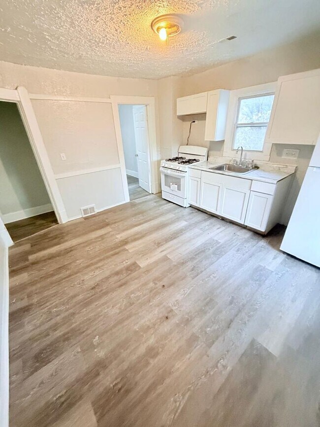 Photo - 3119 W 68th St Unit 2