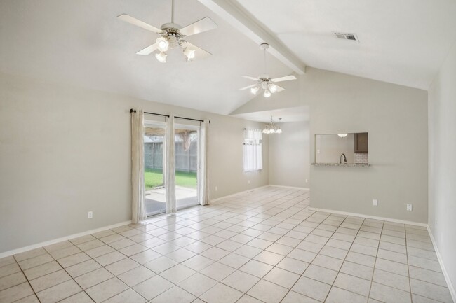 Photo - 722 Princeton Ln