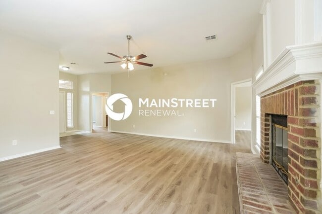 Photo - 3 Bedroom Pet-Friendly Home in NORMAN, OK with Main Street Renewal
