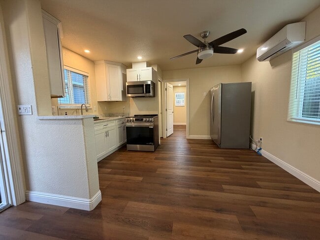 Photo - Cozy 2 bedroom Dual Master! Ready for move in! Rent today !