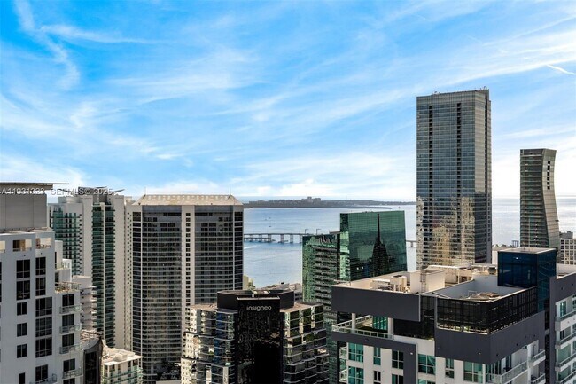 Building Photo - 1000 Brickell Plaza Unit PH5203