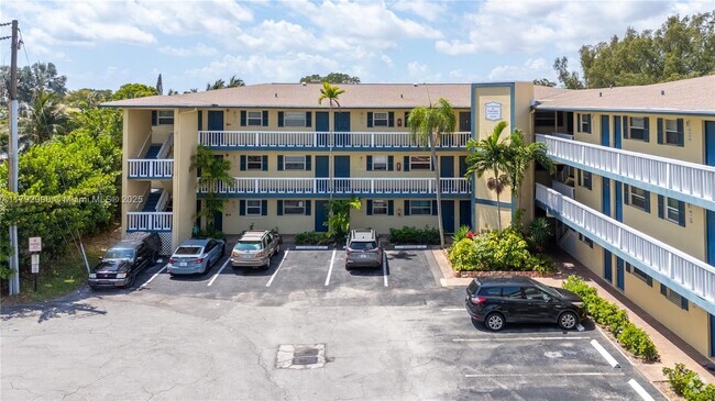 Building Photo - 1400 NE 57th Ct Unit 102 Rental