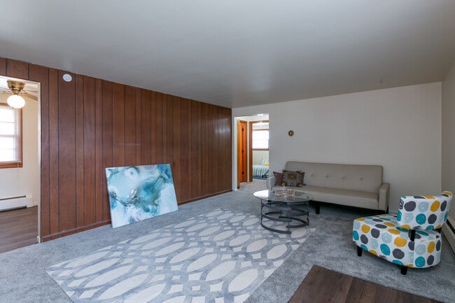 Lamplighter Northview - 812 Griffith