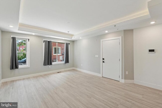 Building Photo - 2401 N 2nd St Unit L1