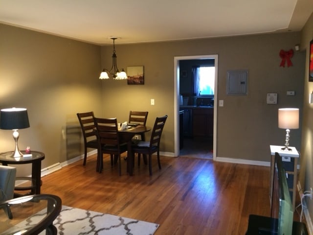 Open Plan with Dinette - 2101 S Ogden St