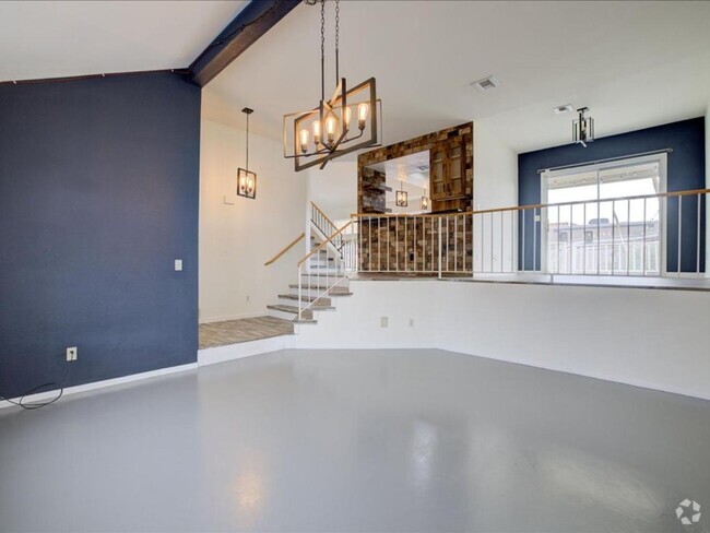 Building Photo - 9600 E Ashford Dr Rental