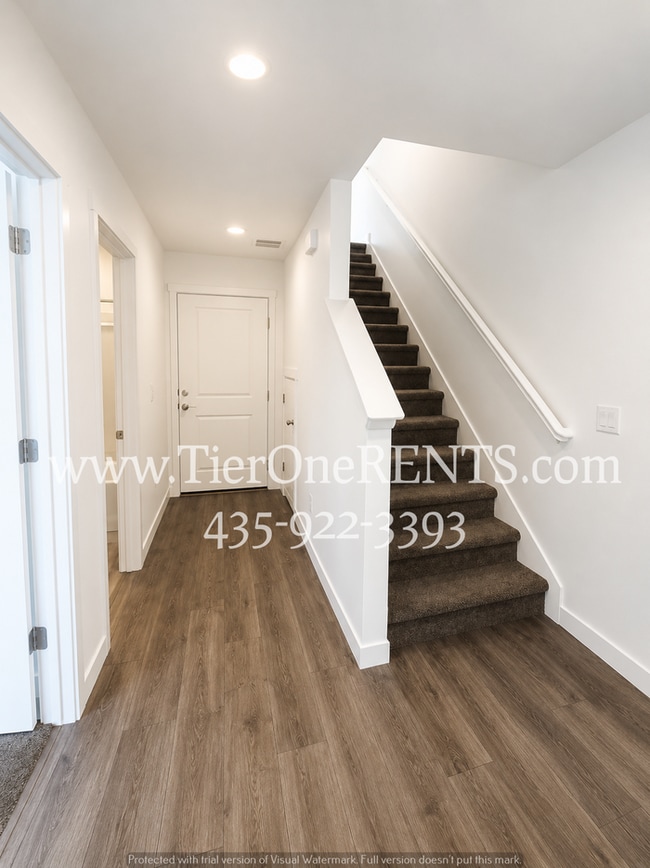 This property offers a NO DEPOSIT option available for qualified renters!