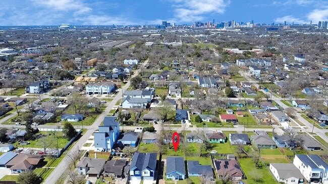 Photo - 6832 Foster St