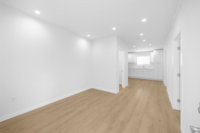 Photo - 2210 Pine Ave Unidad 2211 Pine Ave