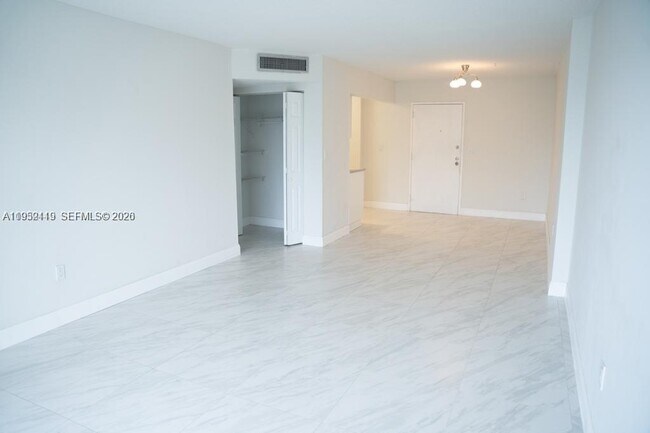 Photo - 16465 NE 22nd Ave Unit 619