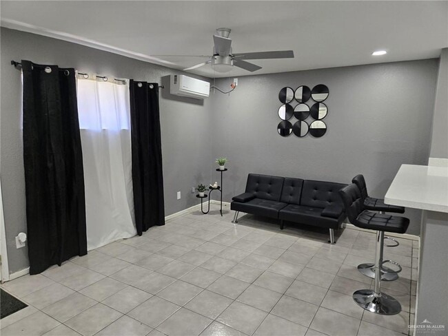 Photo - 12 E Tulipan Ave