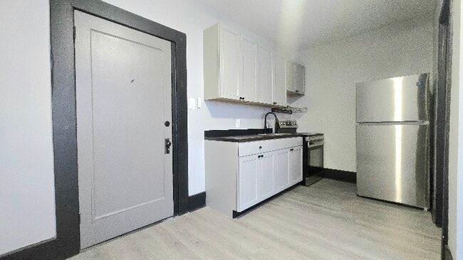 Photo - 404 St Philip St Unit 3E