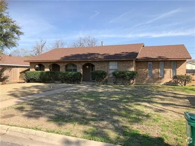 Building Photo - 807 Imperial Dr Rental