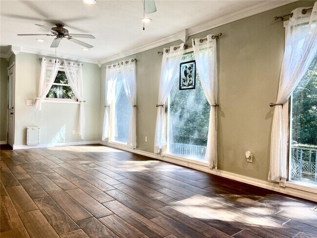 Photo - 7 Evesham Ln