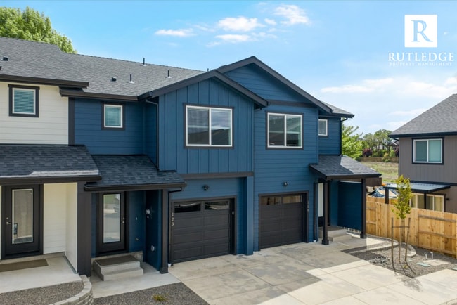 Photo - STUNNING 3 Bed / 2.5 Bath Brand New Townhome / End Unit !!!