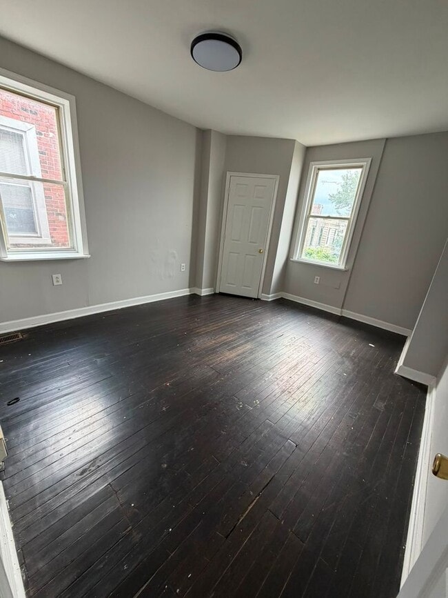 Photo - 240 S 61st St